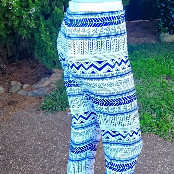 NEW SHEIN Geometric Print High Waist Leggings - Picture 16 of 17